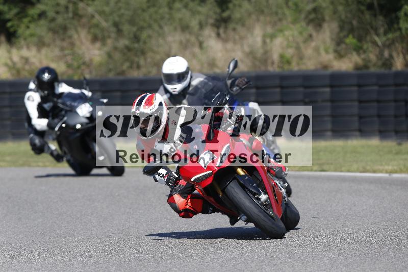 /Archiv-2025/49 26.08.2025 Cornu Master School ADR/gruen-vert/22